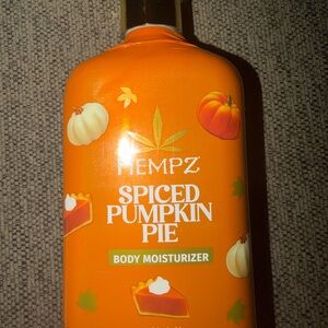 Hempz Spiced Pumpkin Pie Body Moisturizer - Vibrant Orange